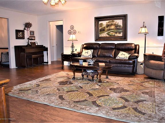 5th image of 3216 Summerhill Dr
