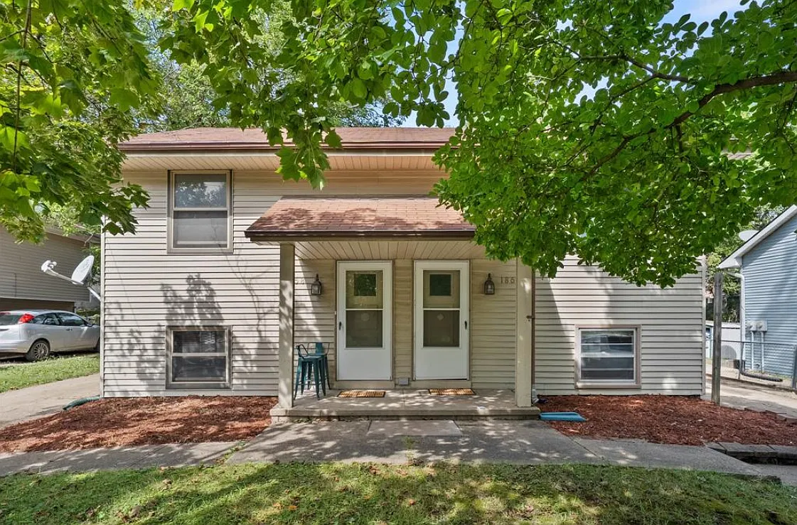 2 bed, 952 sqft, $1,195 — Photo 1