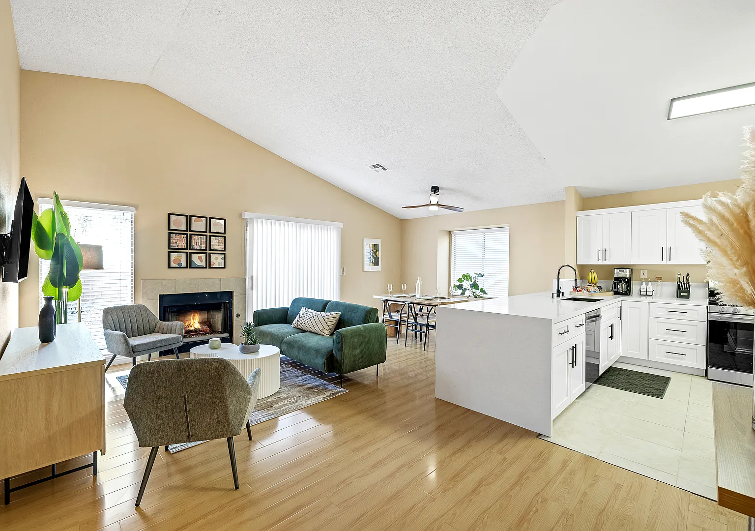3 bed, 1268 sqft, $3,500 — Photo 1