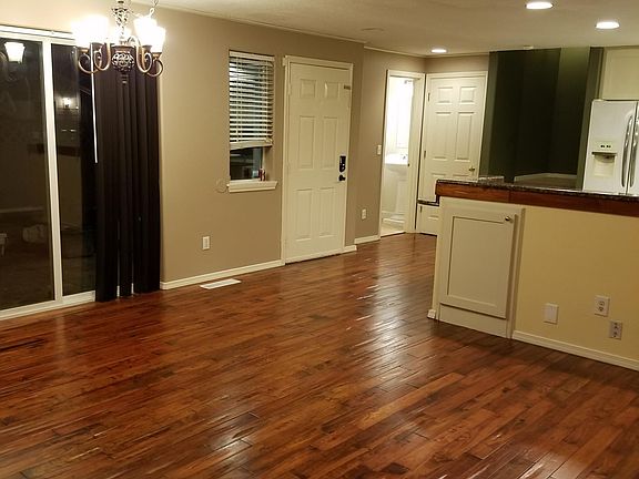 3rd image of 11133 NE 43rd Cir