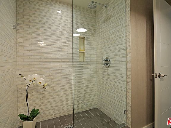 3rd image of 9000 Cynthia St APT 403