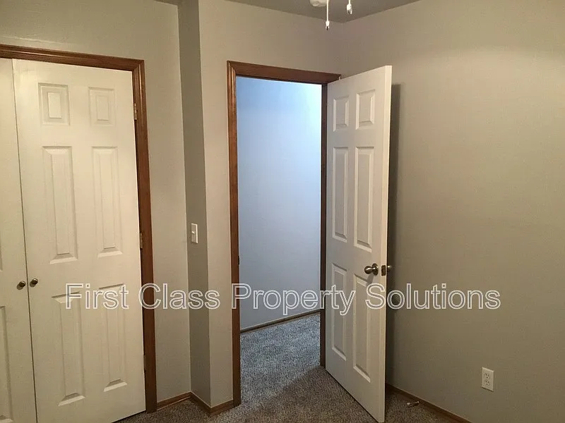 3 bed, 2.0 bath, 1395 sqft, $1,500 — Photo 4