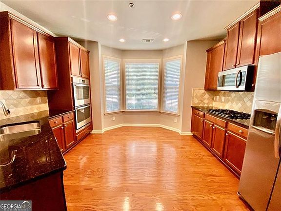 3rd image of 3322 Castleberry Village Cir