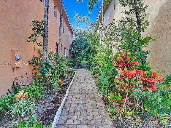 4th image of 3261 Scarletta Dr #3261