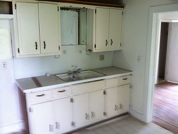 2nd image of 2032 NE 15th St