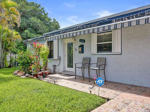 2nd image of 1020 NW 25th Ave