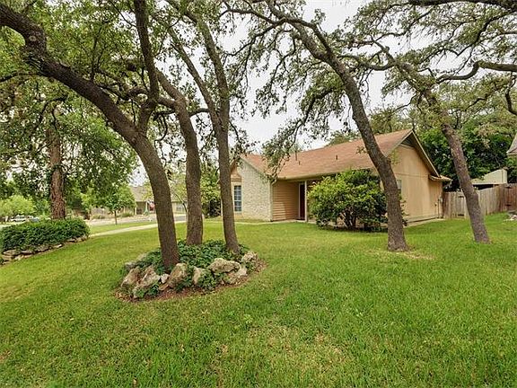 2nd image of 3110 Darnell Dr