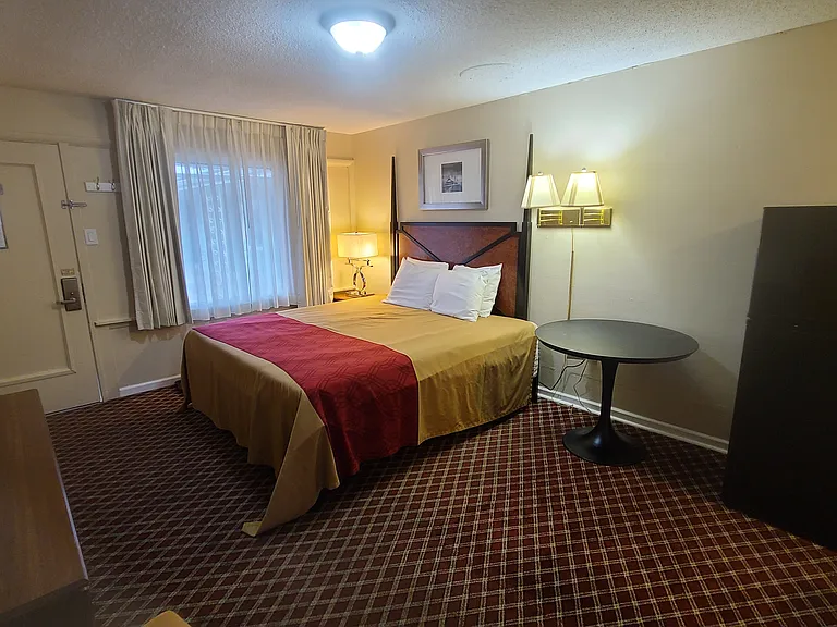 Presque Isle Extended Stay Suites — Photo 37