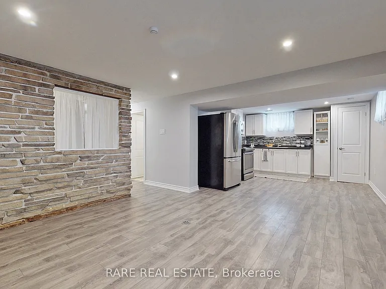 508 Upper Gage Ave #LOWER — Photo 1