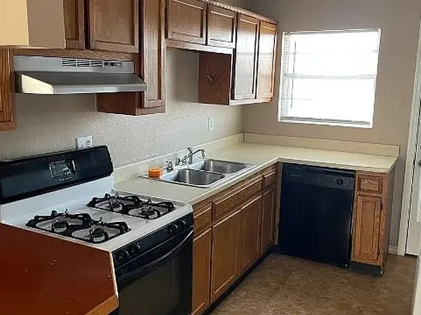 1321 E 38th Pl Unit D, Tulsa, OK 74105