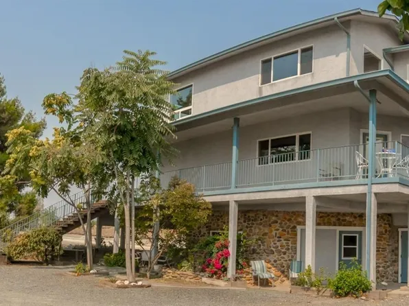 10947 Eaton Rd, Oakdale, CA 95361