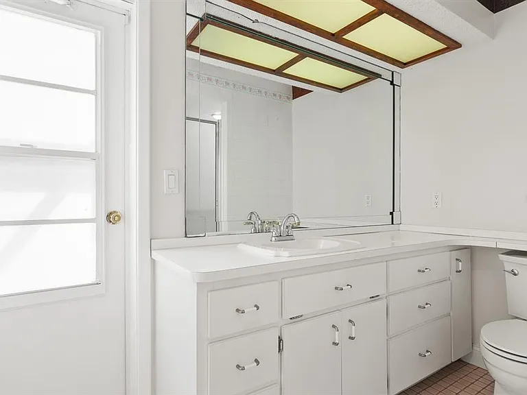 10206 Lakeview Dr — Photo 32