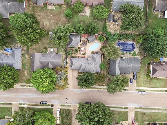 2nd image of 3038 Yates St