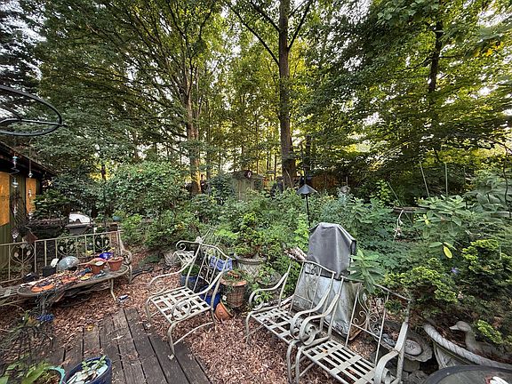 5th image of 1526 Shellbark Pl