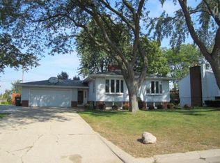215 E Minnehaha Ave, Portage, WI 53901