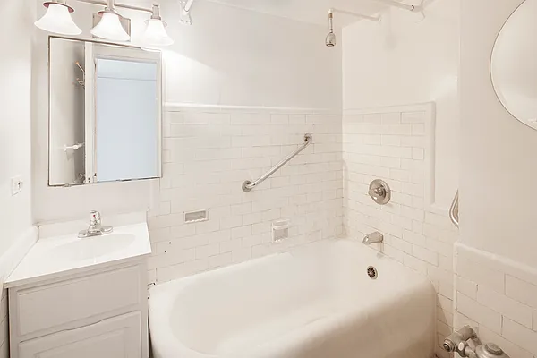 Sold by Compass | media 22