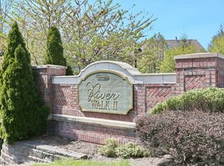 102 Rock Creek Dr #T215, Clifton, NJ 07014