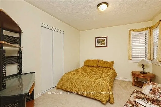 43 Joywill Ct — Photo 9