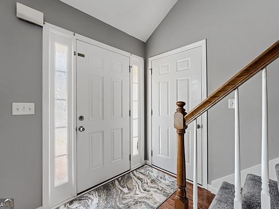 4th image of 231 Alton Cir