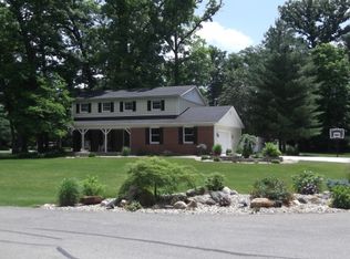 18 Waldheim Rd, Morton, IL 61550