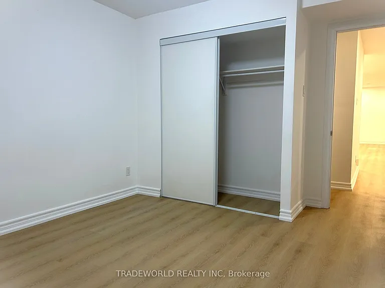 142 Shady Oaks Ave #BASEMENT — Photo 6