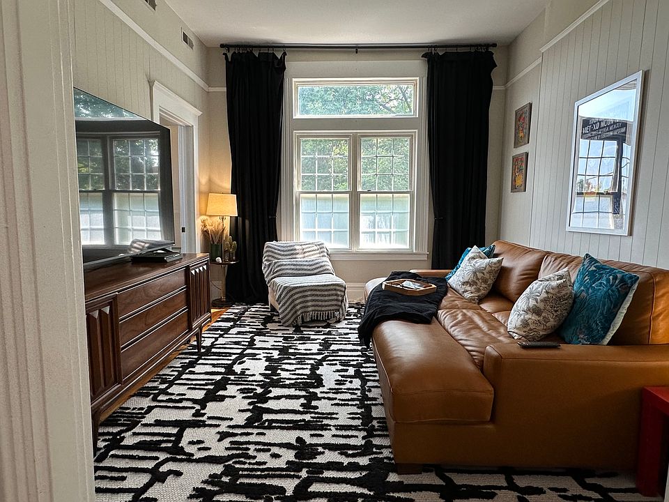 1st image of 2744 N Francisco Ave #2