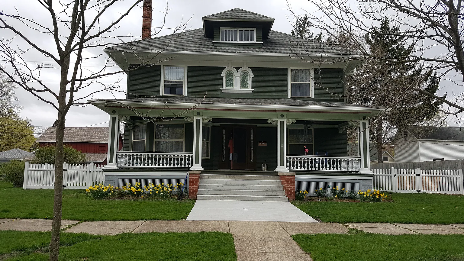 1408 Michigan Ave photo 1