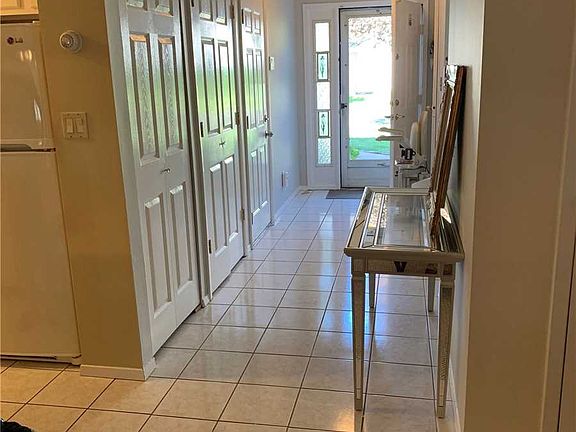 3rd image of 108 Sara Cir