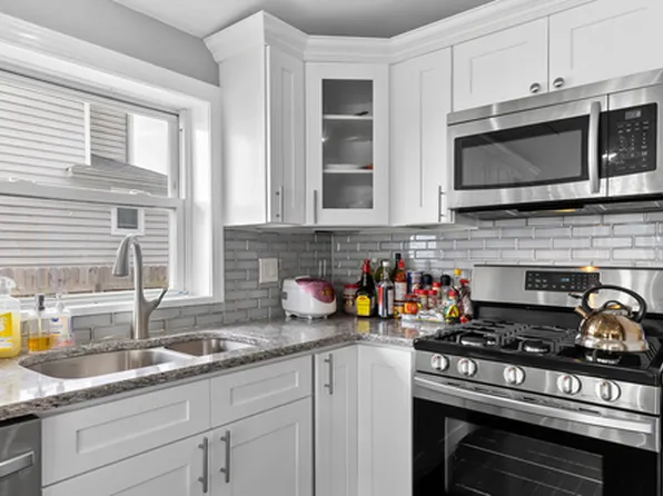 2 Obyrne Dr, Somers Point, NJ 08244