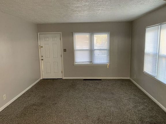 4th image of 1634 Winfield Ave
