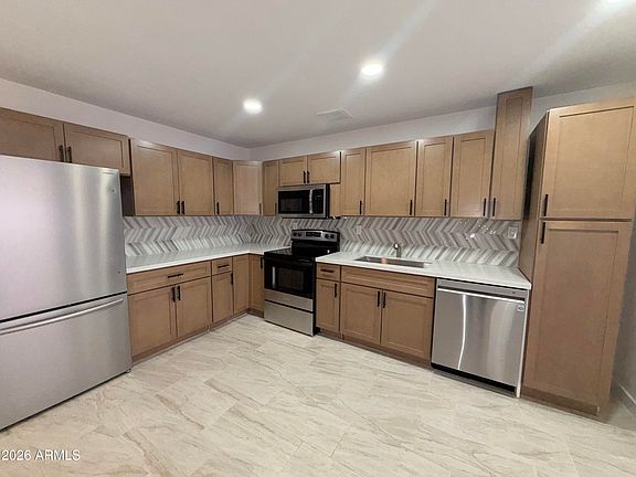 5th image of 338 E MARILYN Avenue