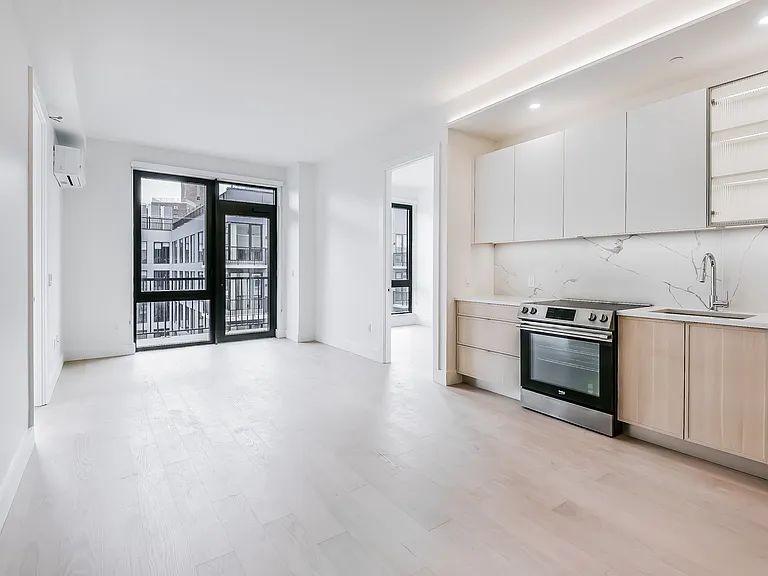 218 Front St #1600 — Photo 13