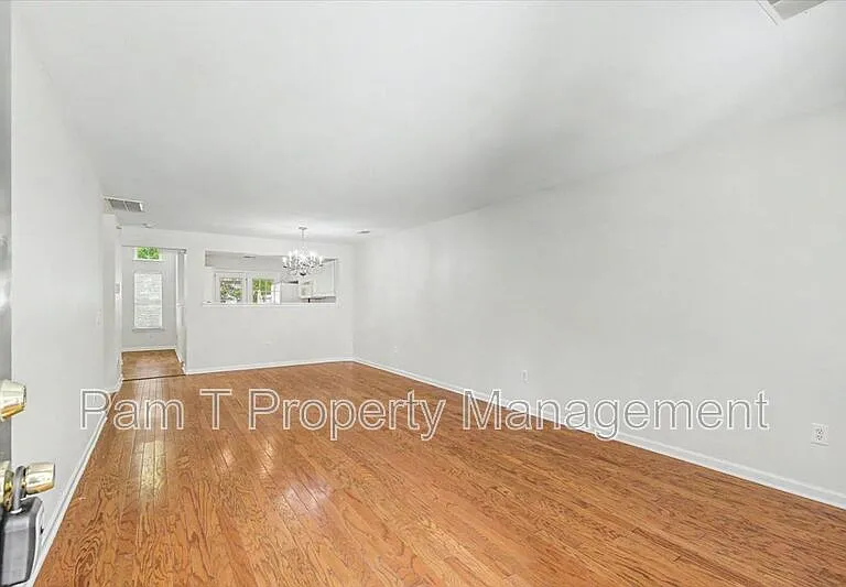 303 Gallery Way — Photo 6
