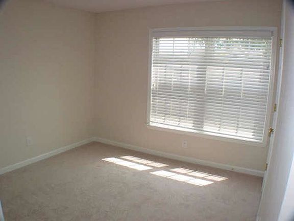 4th image of 521 Watercress Dr