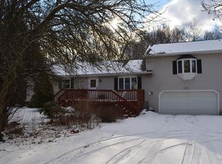 7 Stonecastle Rd, New Milford, CT 06776