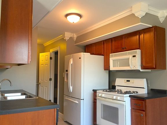 2nd image of 2325 Aster Dr #2325