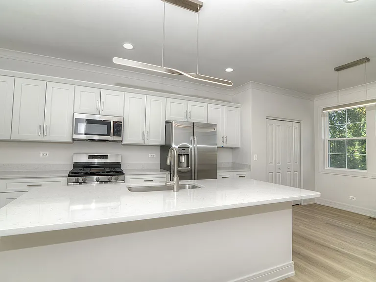 214 N Walnut St — Photo 6