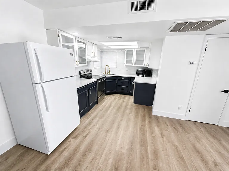627 W Enid Ave #2 — Photo 2
