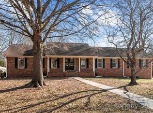 104 Sturbridge Dr, Charlotte, NC 28214