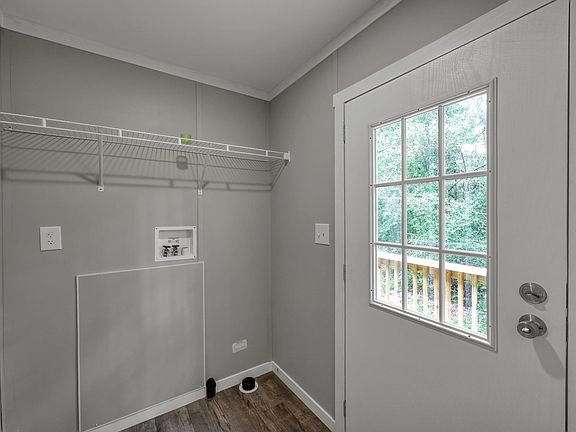 3rd image of 33 Mockingbird Rd