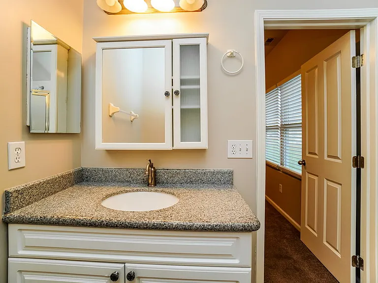 6105 Bristol Ridge Dr — Photo 12