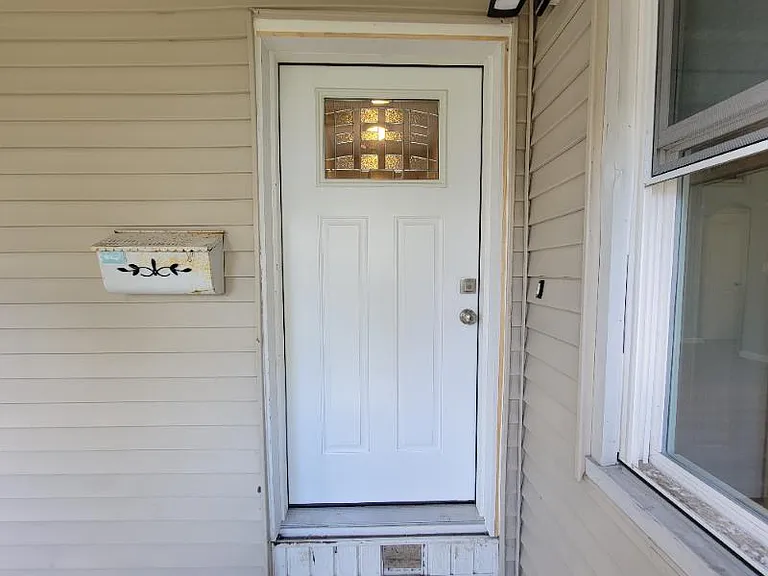 30 Beacon Ave — Photo 8