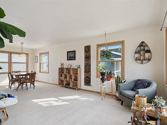 4th image of 2822 Hillhaven Ct SE