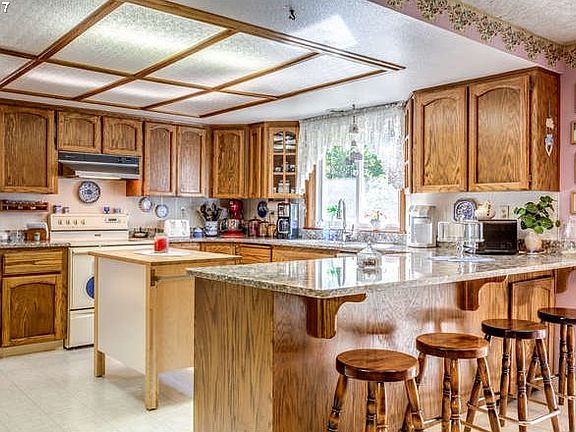 5th image of 9808 NE 148th St