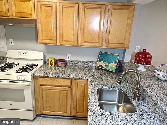 5th image of 1211 Broadwood Dr