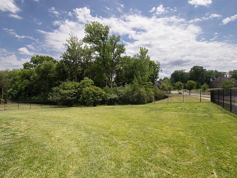 101 Corbin Ct — Photo 45