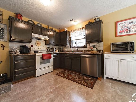 1705 E 30th St Lawrence, KS listing photo #4