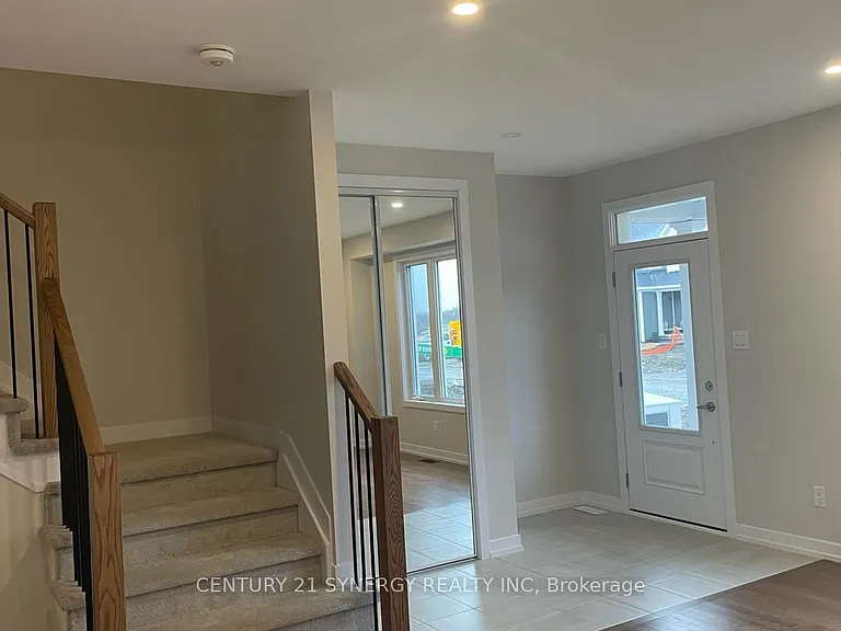 516 Oldenburg Ave S — Photo 2