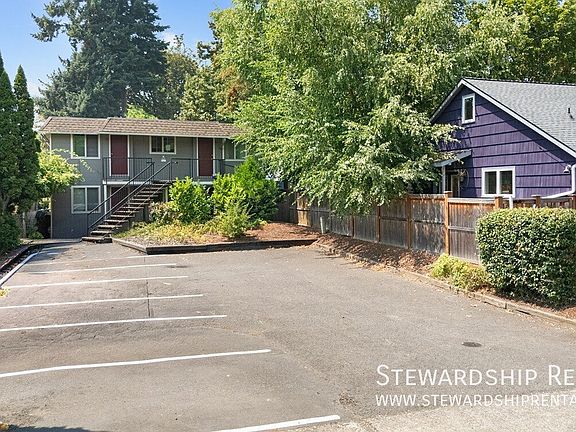 2nd image of 528 Tyler St APT 9