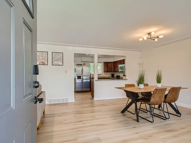 4672 Everett Ct — Photo 12